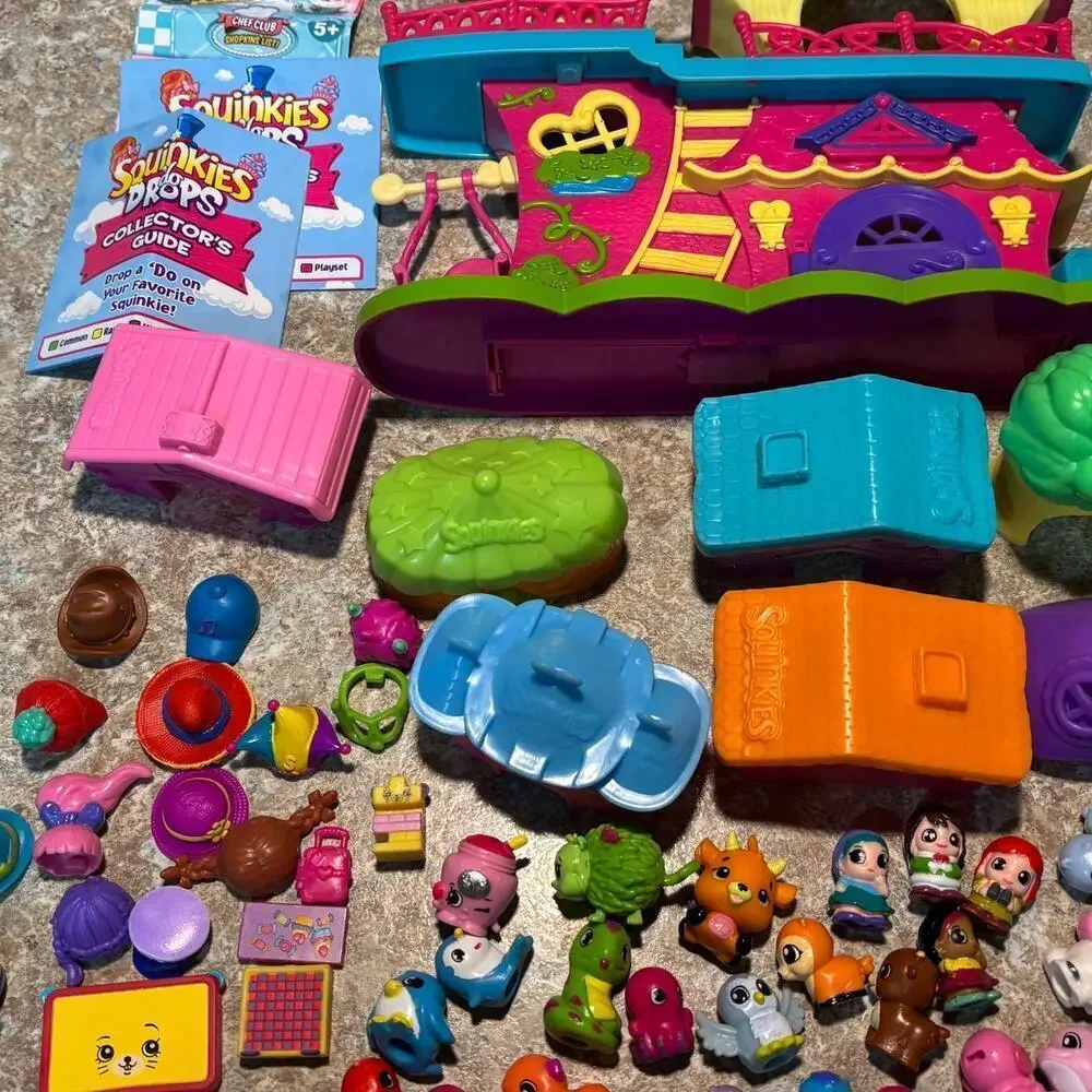 Squinkie Do Drops 80 Piece Lot Mini Figures Helicopter Club House Booklet Toys